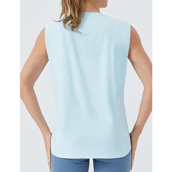 New Small Workout/Running/Yoga/Gym Shirt, sleeveless tank top with side slit - Picture 4 of 5